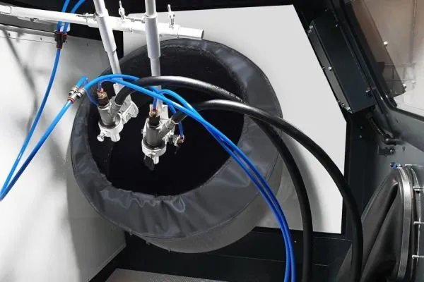 Pískovací kabina s otočným bubnem